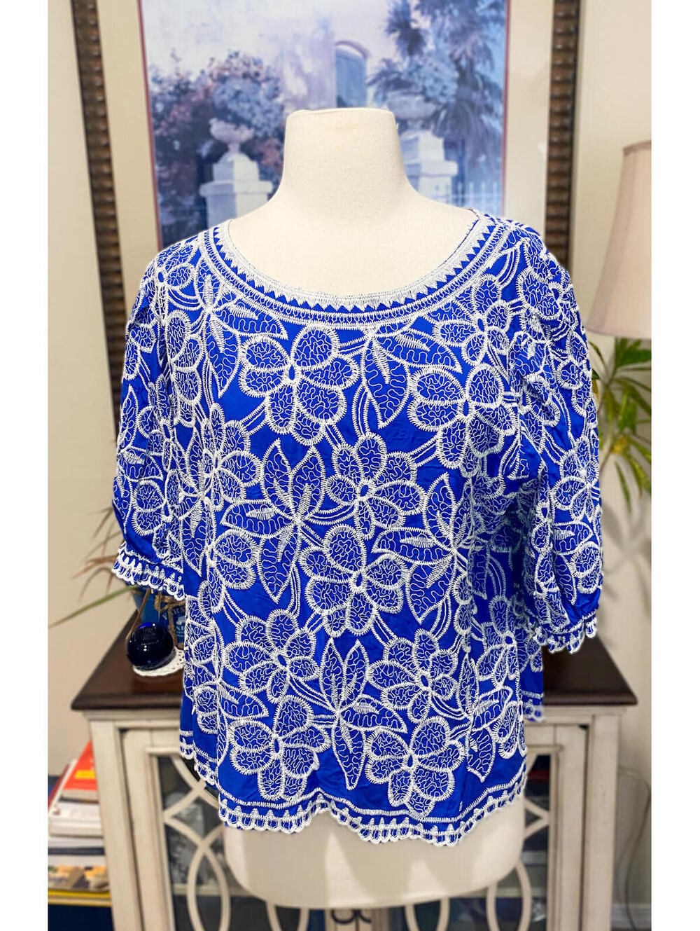 Solitaire Blue and White Floral Embroidered Blouse size xl